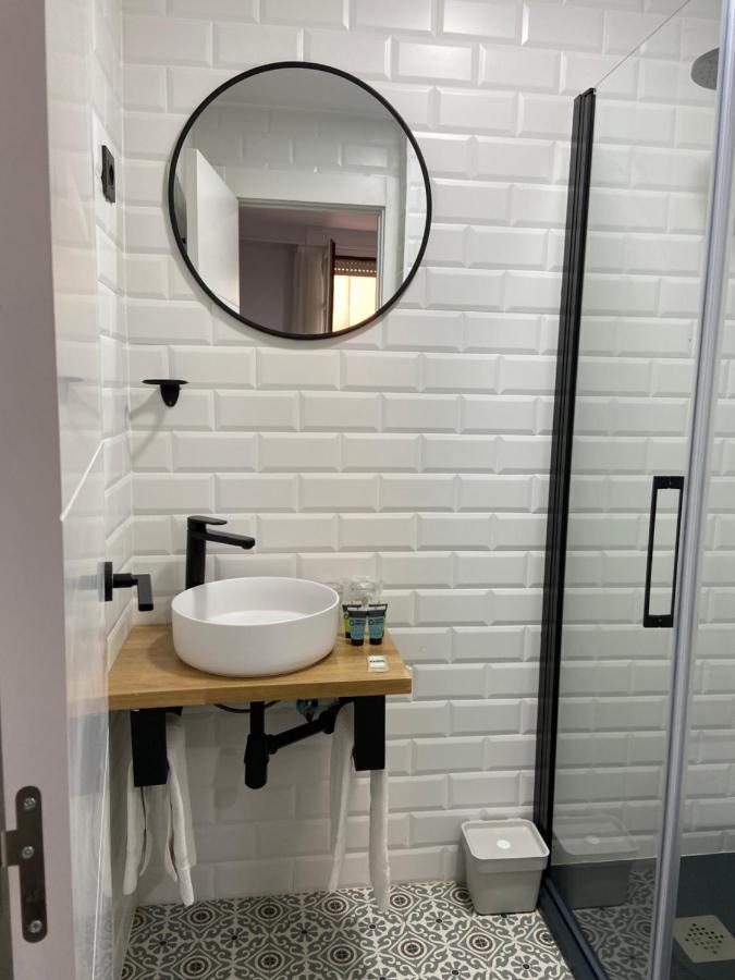 Casual Mardones Hotel Bilbao Exterior foto Bathroom at the hotel