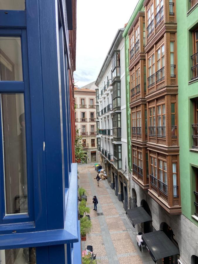 Casual Mardones Hotel Bilbao Exterior foto A street in the old town of San Sebastián