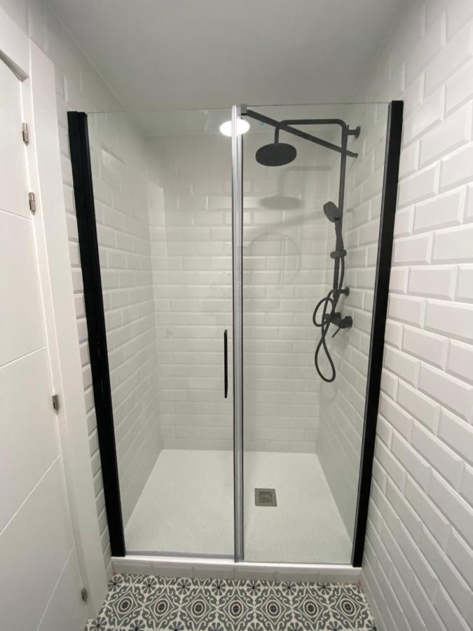 Casual Mardones Hotel Bilbao Exterior foto A shower cubicle
